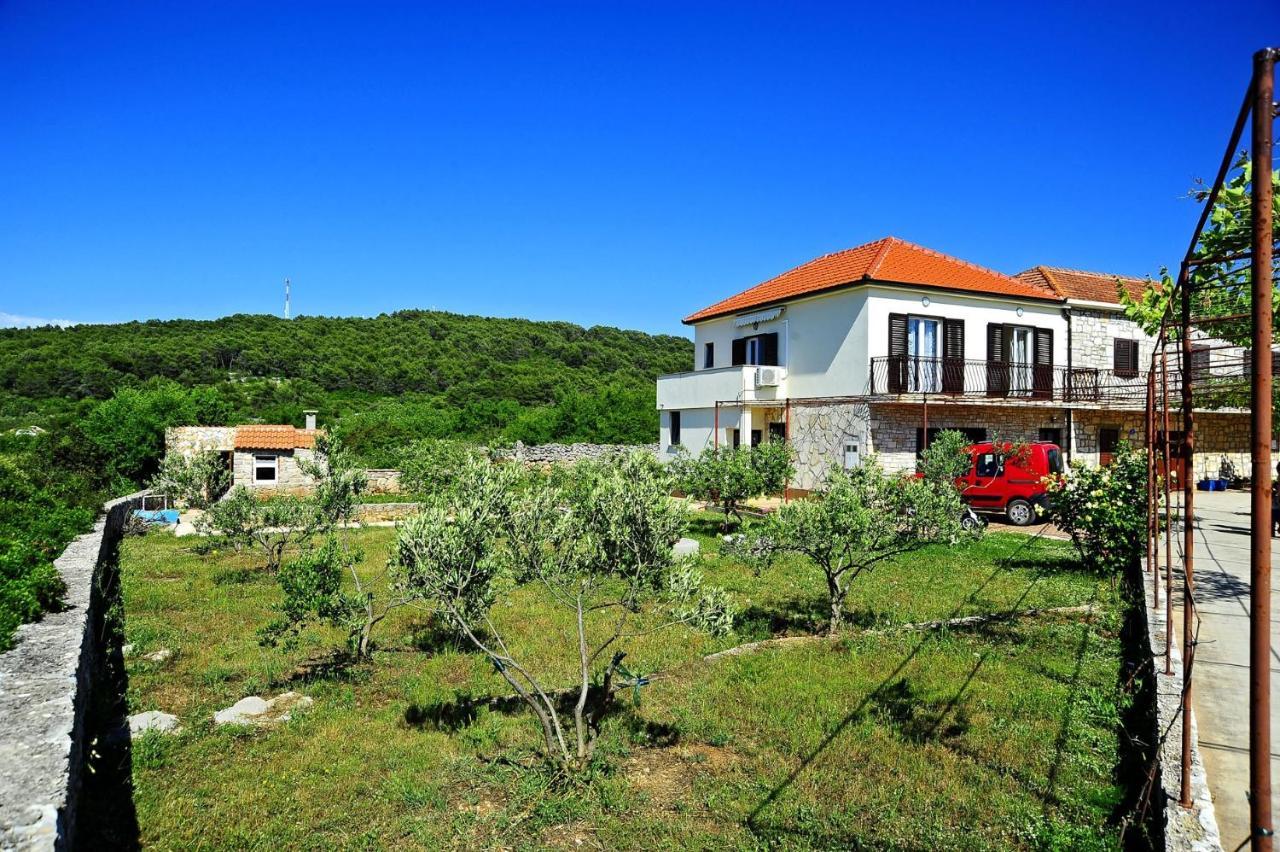 גרוהוטה Apartments With A Parking Space Gornje Selo, Solta - 15545 מראה חיצוני תמונה