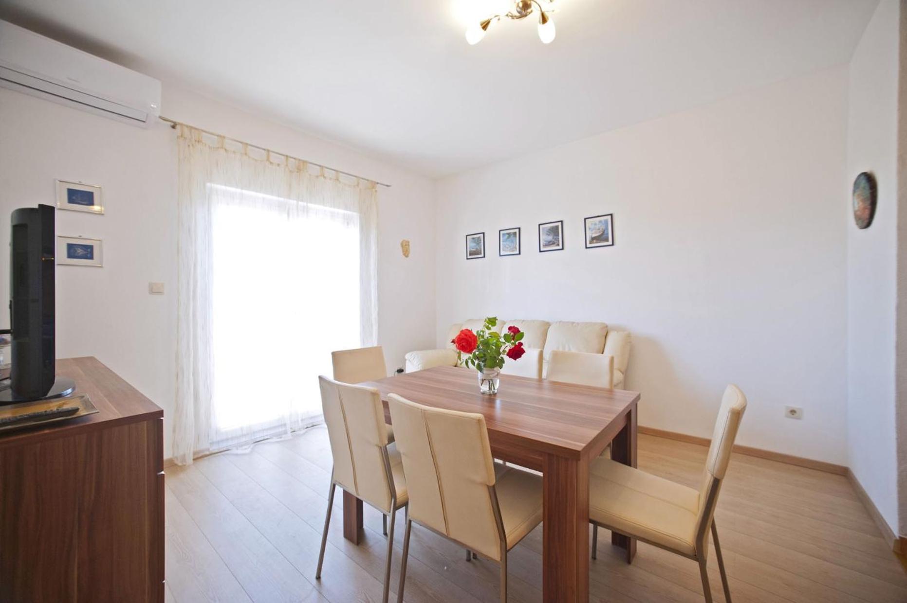 גרוהוטה Apartments With A Parking Space Gornje Selo, Solta - 15545 חדר תמונה