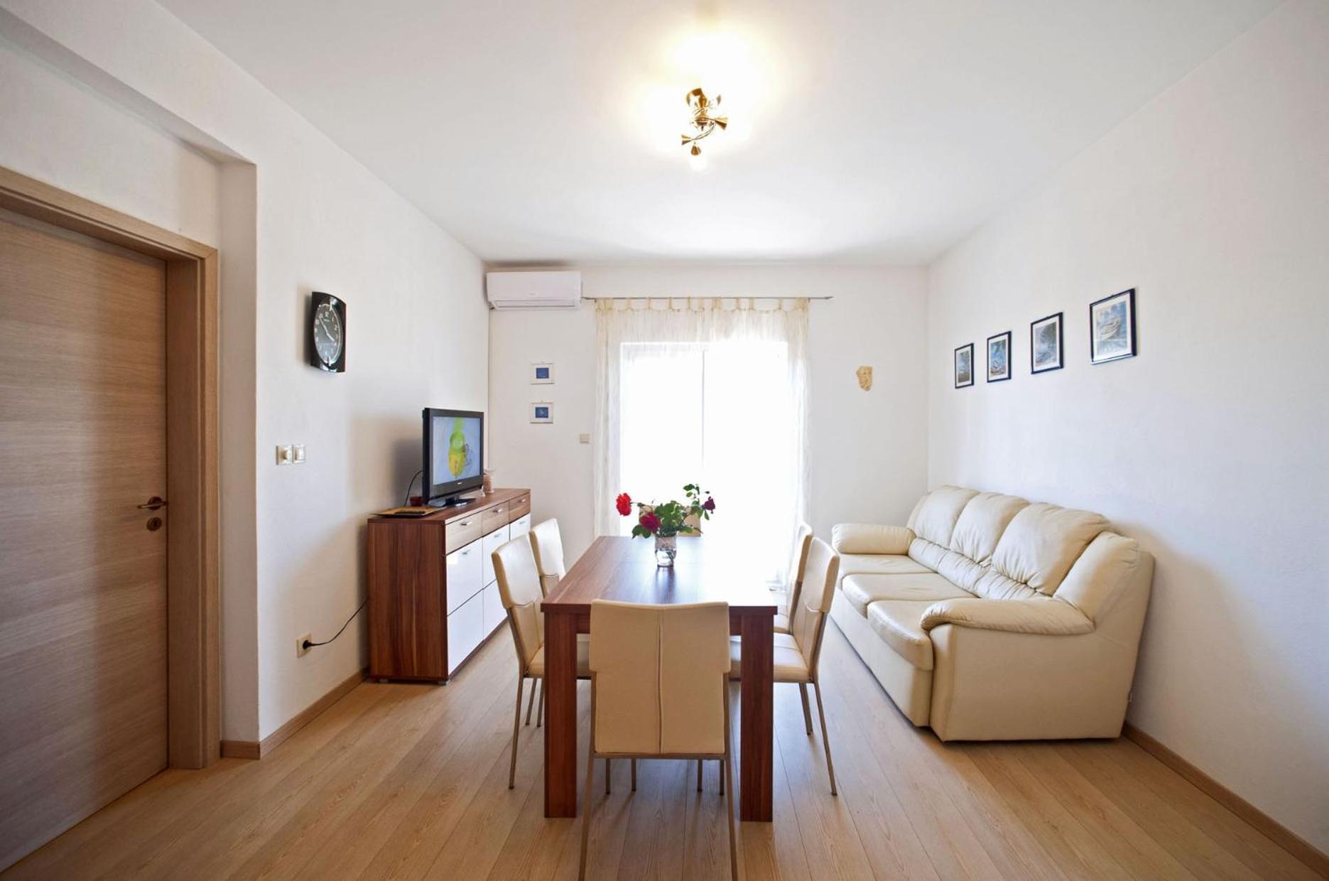 גרוהוטה Apartments With A Parking Space Gornje Selo, Solta - 15545 חדר תמונה