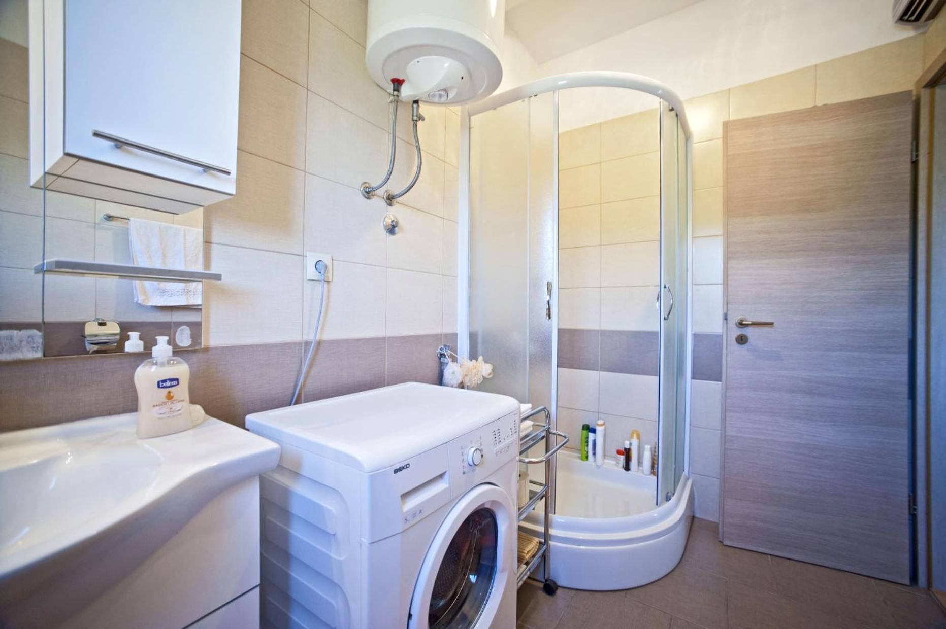 גרוהוטה Apartments With A Parking Space Gornje Selo, Solta - 15545 חדר תמונה